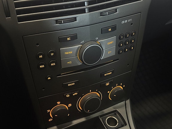 Opel Astra 17 of 21
