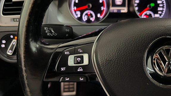 Volkswagen Golf Alltrack 17 of 22