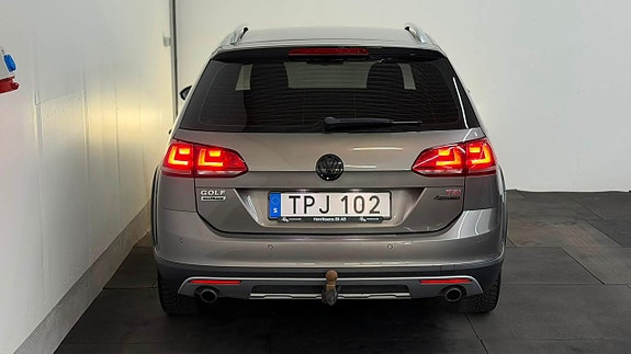 Volkswagen Golf Alltrack 7 of 22