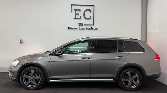 Volkswagen Golf Alltrack 2 of 22