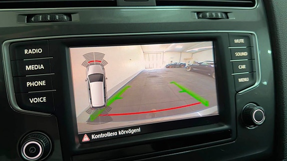 Volkswagen Golf Alltrack 19 of 22