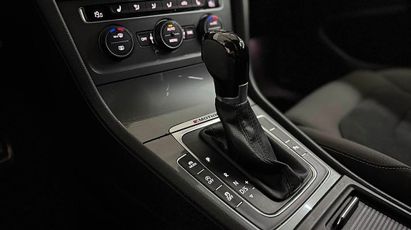 Volkswagen Golf Alltrack 18 of 22