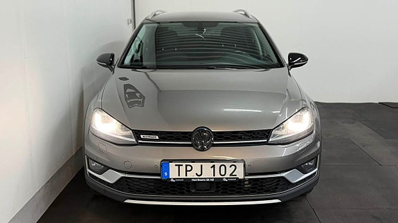 Volkswagen Golf Alltrack 3 of 22