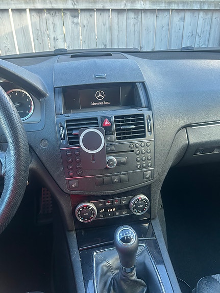 Mercedes-Benz C180 7 of 10