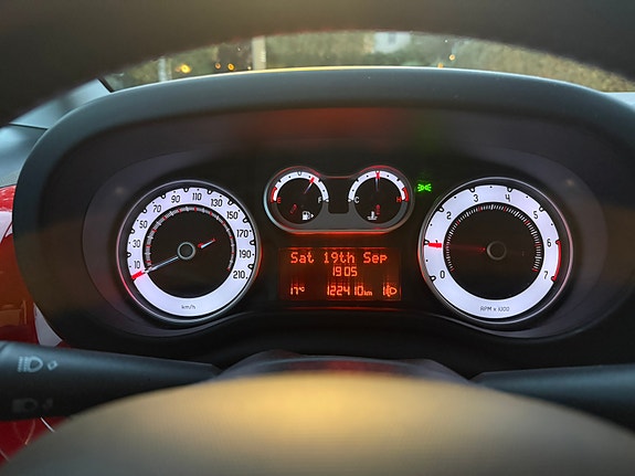Fiat 500L 9 of 12