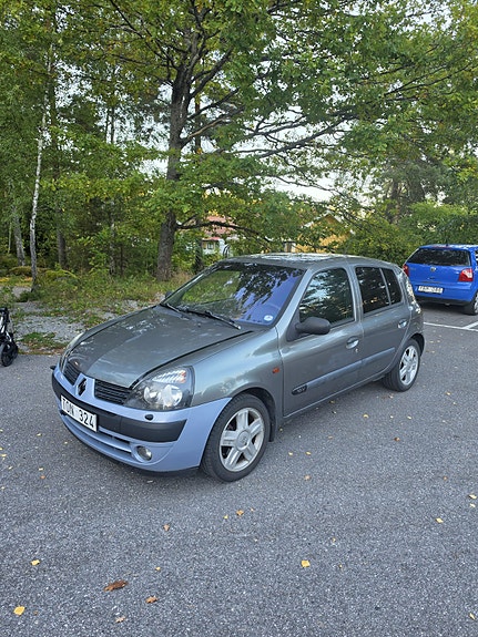 Renault Clio 2 of 4