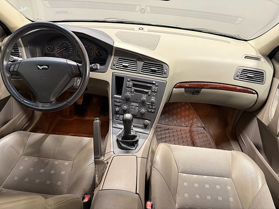 Volvo S60 12 of 16
