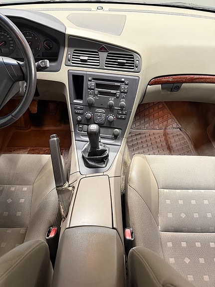 Volvo S60 13 of 16