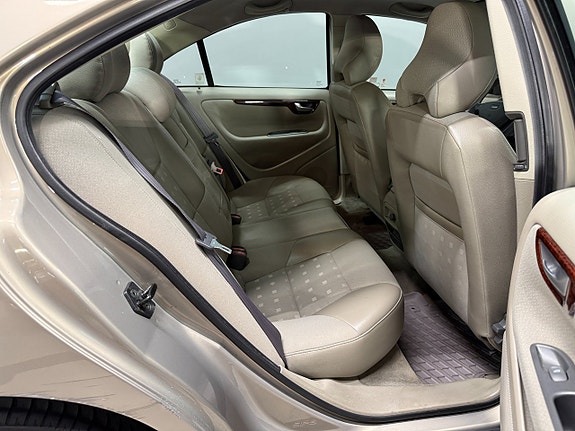 Volvo S60 11 of 16