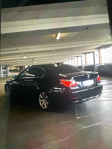 BMW 520i 10 of 16