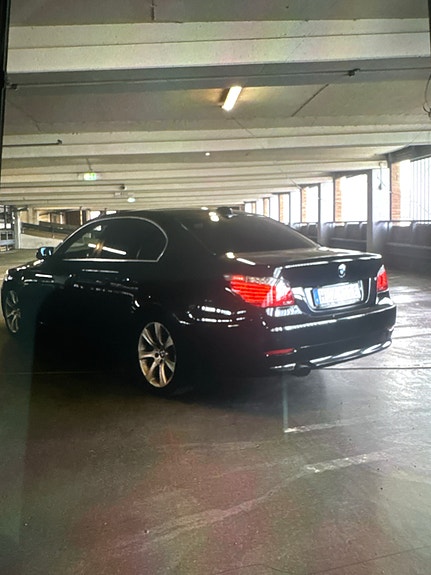 BMW 520i 13 of 16