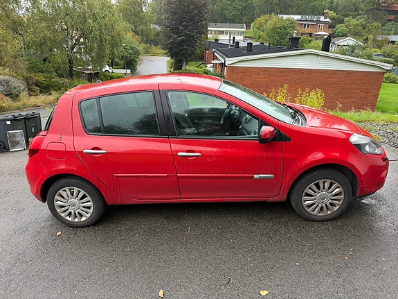 Renault Clio 8 of 12