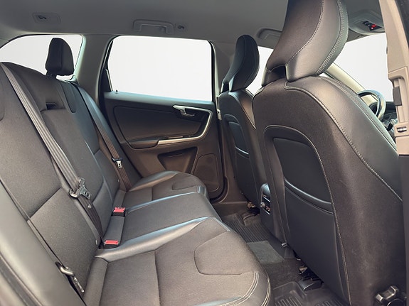 Volvo XC60 17 of 30