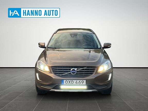 Volvo XC60 8 of 30