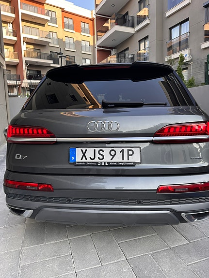 Audi Q7 4 of 9