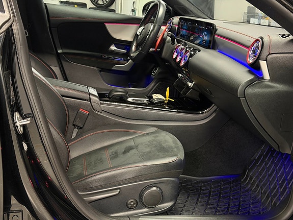 Mercedes-Benz CLA200 24 of 27