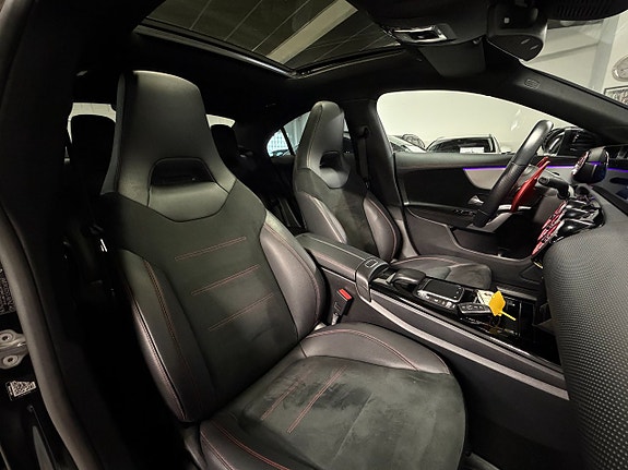 Mercedes-Benz CLA200 25 of 27