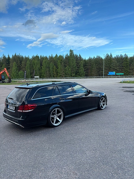 Mercedes-Benz E350 3 of 3
