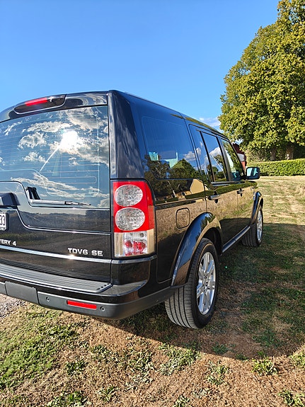 Land Rover Discovery 4 2 of 6