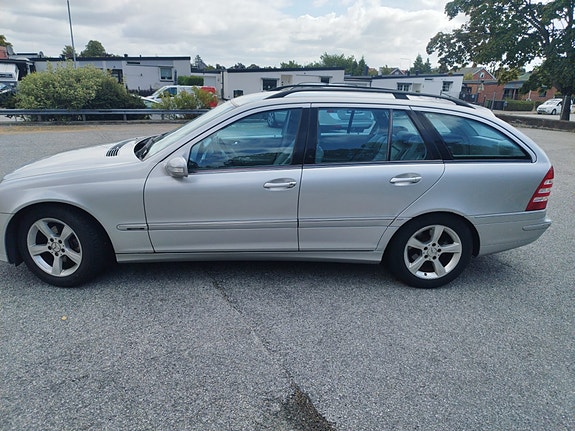 Mercedes-Benz C180 6 of 7