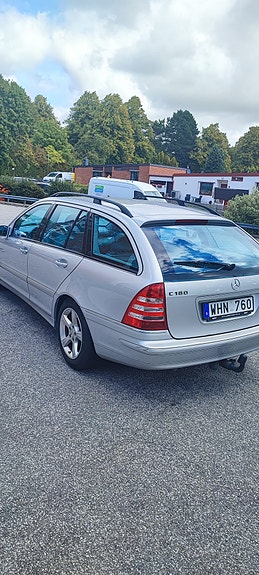 Mercedes-Benz C180 4 of 7
