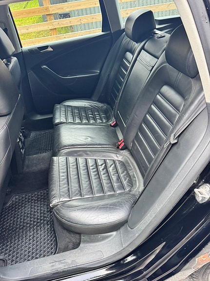 Volkswagen Passat 10 of 11