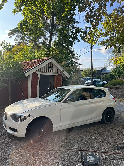 BMW 120d 2 of 9