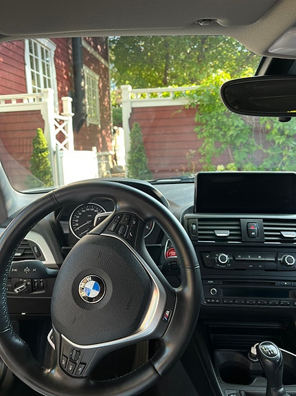 BMW 120d 4 of 9