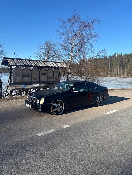 Mercedes-Benz CLK200 3 of 7