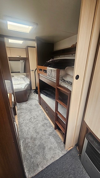 Hobby Prestige ukfe 720 med Stand-by tält och säsongsplats 8 of 13