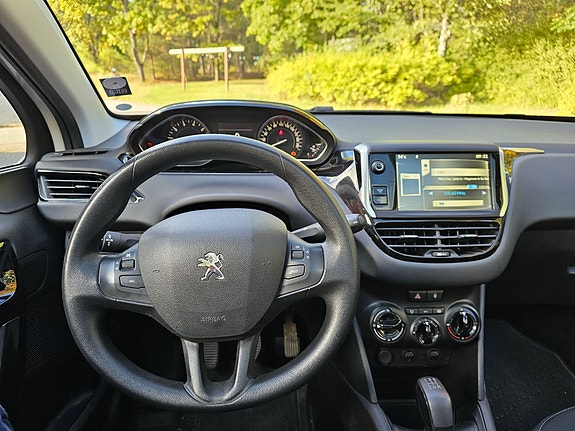 Peugeot 208 13 of 20