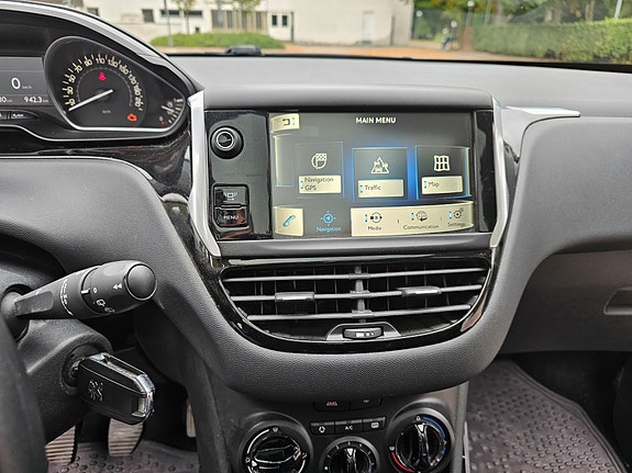 Peugeot 208 9 of 20