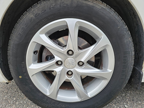 Peugeot 208 14 of 20