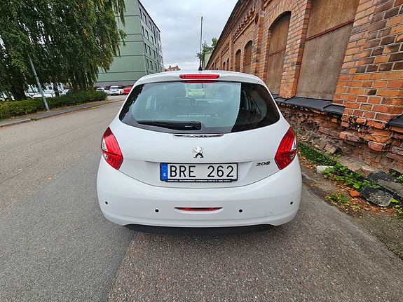 Peugeot 208 3 of 20