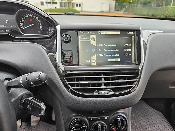 Peugeot 208 8 of 20