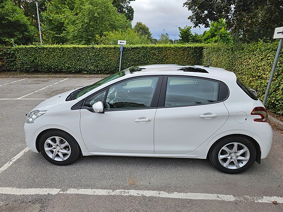 Peugeot 208 6 of 20
