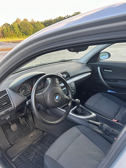 BMW 118i 6 of 11