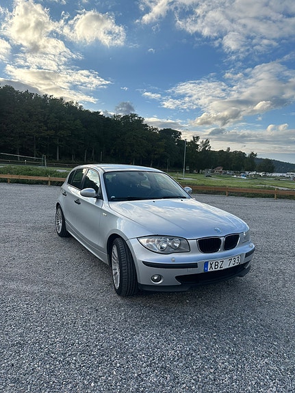 BMW 118i 4 of 11