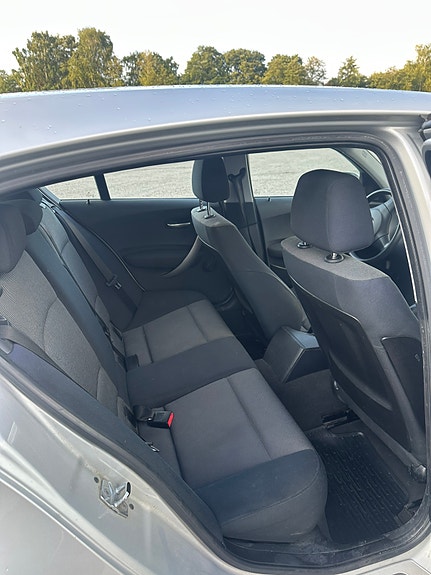 BMW 118i 8 of 11