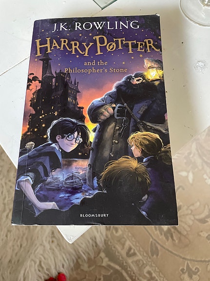 Harry Potter and the Philosopher's Stone bok på engelska