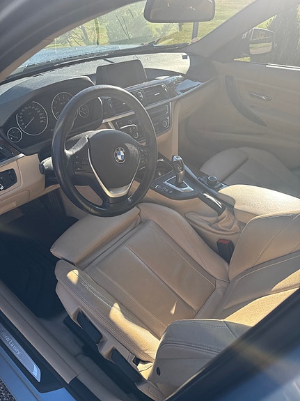 BMW 328i 3 of 4