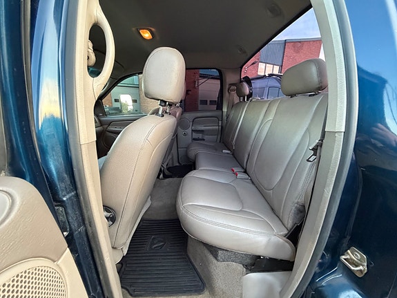 Dodge RAM 2500 12 of 17