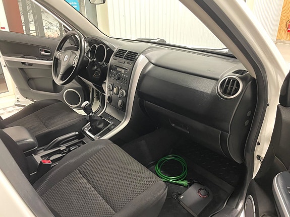 Suzuki Grand Vitara 23 of 30