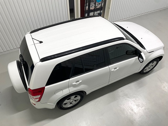 Suzuki Grand Vitara 7 of 30