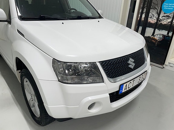 Suzuki Grand Vitara 3 of 30