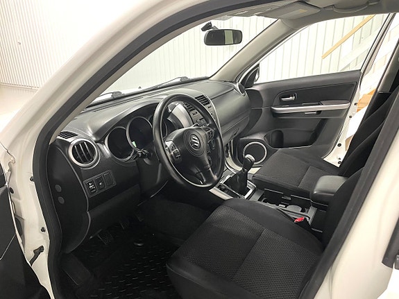 Suzuki Grand Vitara 24 of 30