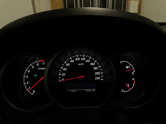 Suzuki Grand Vitara 30 of 30