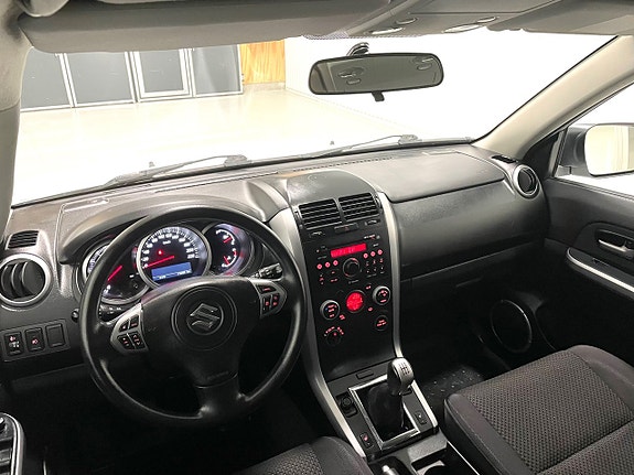 Suzuki Grand Vitara 29 of 30
