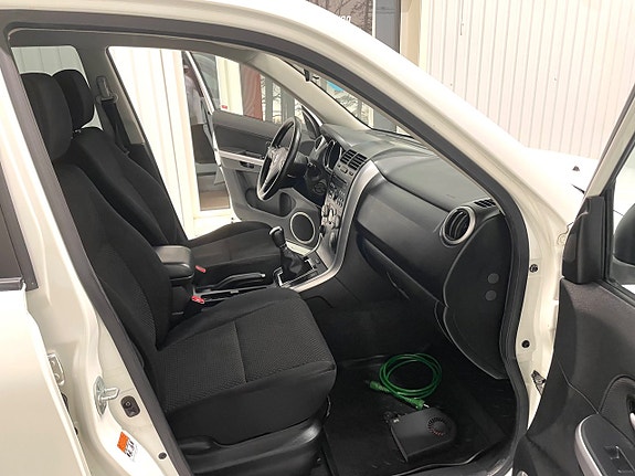 Suzuki Grand Vitara 21 of 30
