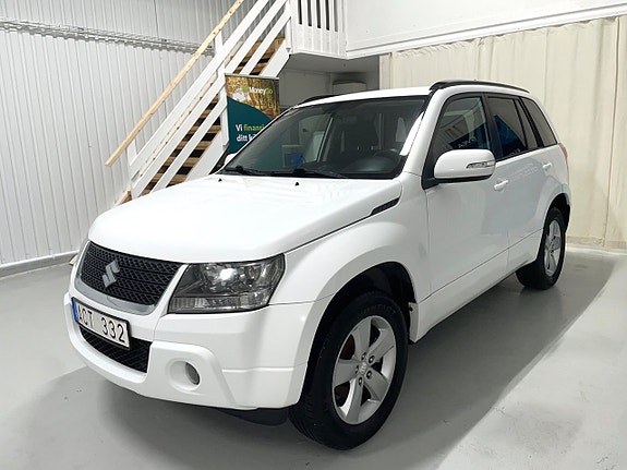 Suzuki Grand Vitara 2 of 30